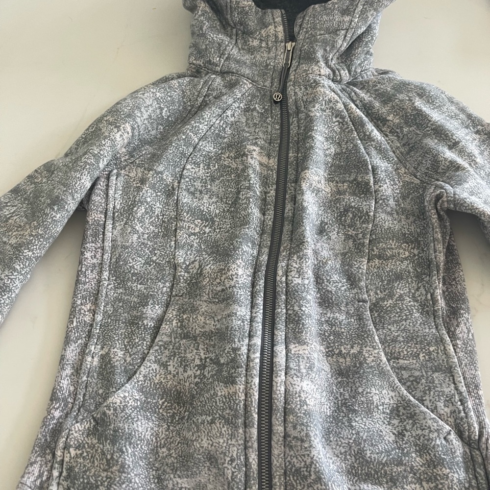 Lululemon Scuba Zip Hoodie in size 4